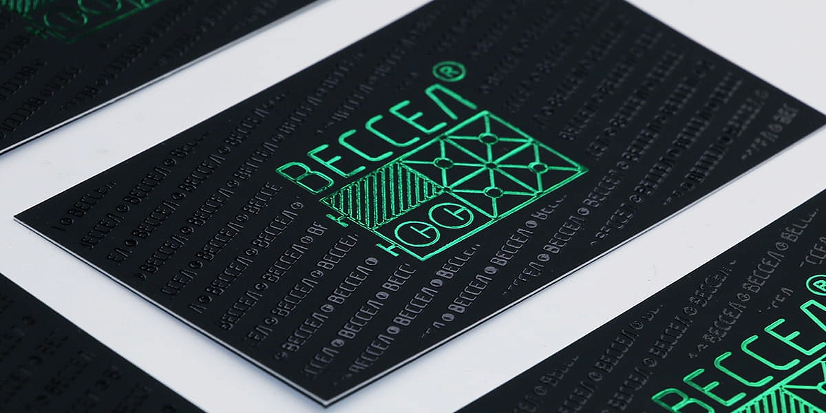 3D-лакирование и фольгирование 3D-лакирование и фольгирование